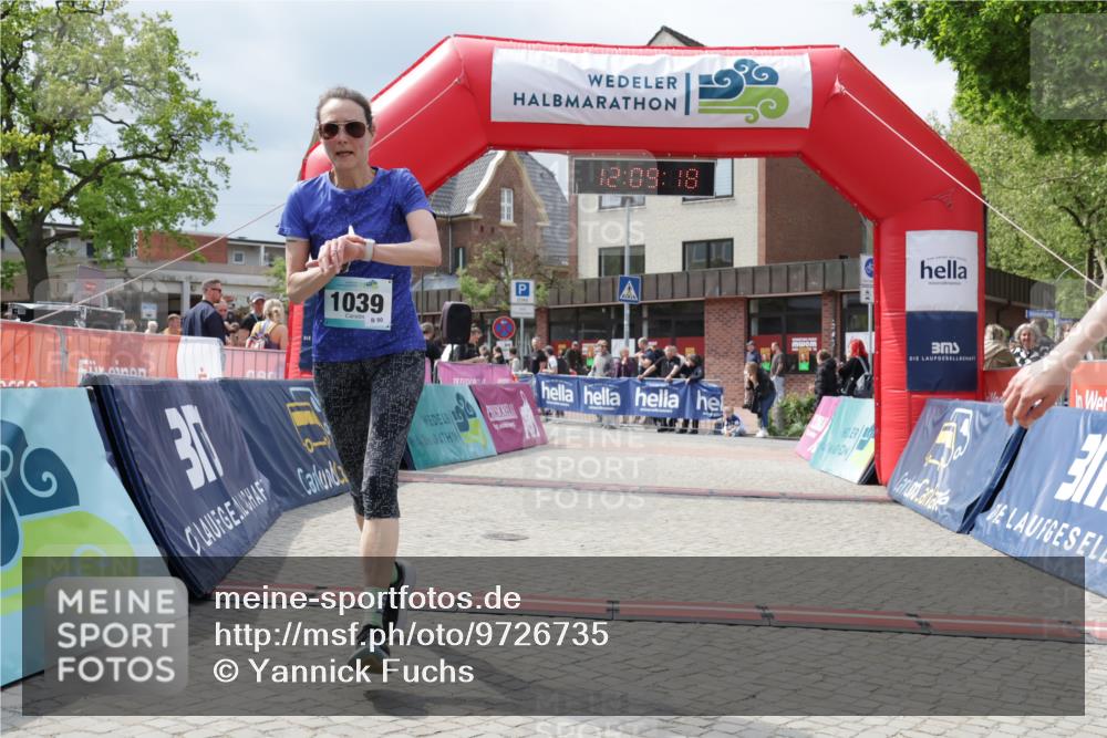 10.05.2026 - 8. Wedeler Halbmarathon Yannick Fuchs http://msf.ph/oto/9726735 10.05.2026 12:09:16 Ziel 164, 165, 247, 762, 1039 meine-sportfotos.de
