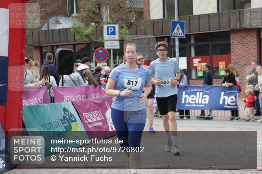 10.05.2026 - 8. Wedeler Halbmarathon Yannick Fuchs http://msf.ph/oto/9726802 10.05.2026 11:40:11 Ziel 275, 628, 817 meine-sportfotos.de
