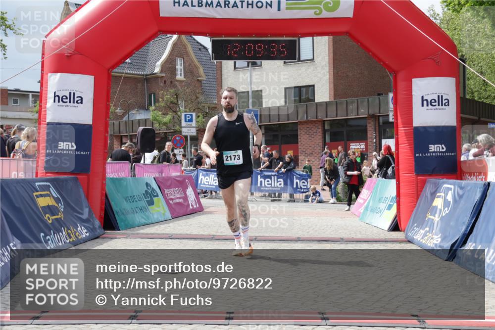 10.05.2026 - 8. Wedeler Halbmarathon Yannick Fuchs http://msf.ph/oto/9726822 10.05.2026 12:09:33 Ziel 622, 1022, 2173 meine-sportfotos.de