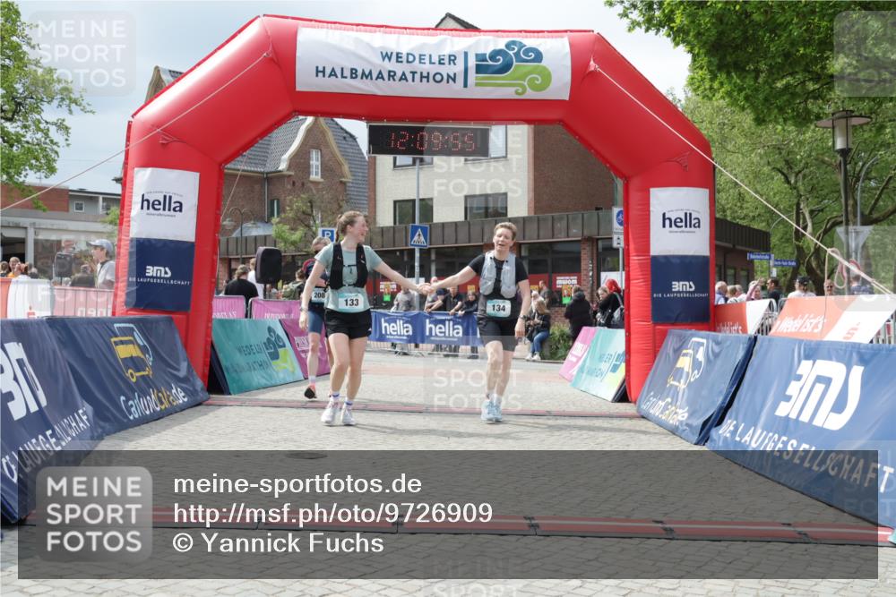 10.05.2026 - 8. Wedeler Halbmarathon Yannick Fuchs http://msf.ph/oto/9726909 10.05.2026 12:09:54 Ziel 133, 134, 208 meine-sportfotos.de