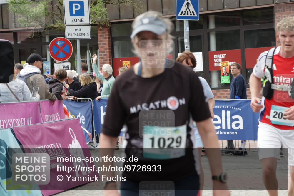 10.05.2026 - 8. Wedeler Halbmarathon Yannick Fuchs http://msf.ph/oto/9726933 10.05.2026 11:40:19 Ziel 275, 697, 1029, 2053 meine-sportfotos.de