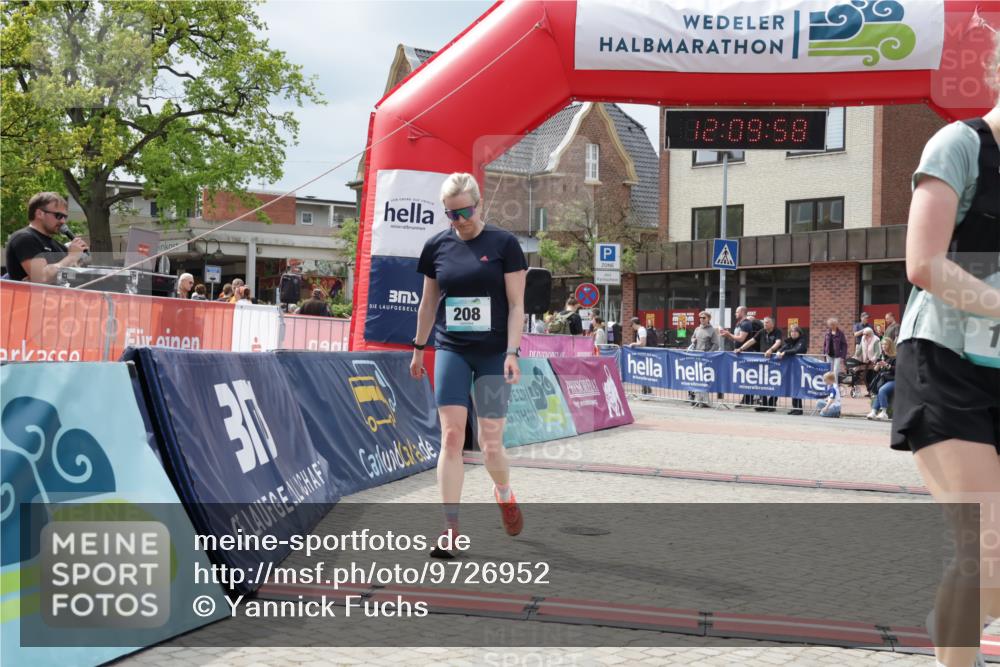 10.05.2026 - 8. Wedeler Halbmarathon Yannick Fuchs http://msf.ph/oto/9726952 10.05.2026 12:09:56 Ziel 133, 134, 208 meine-sportfotos.de