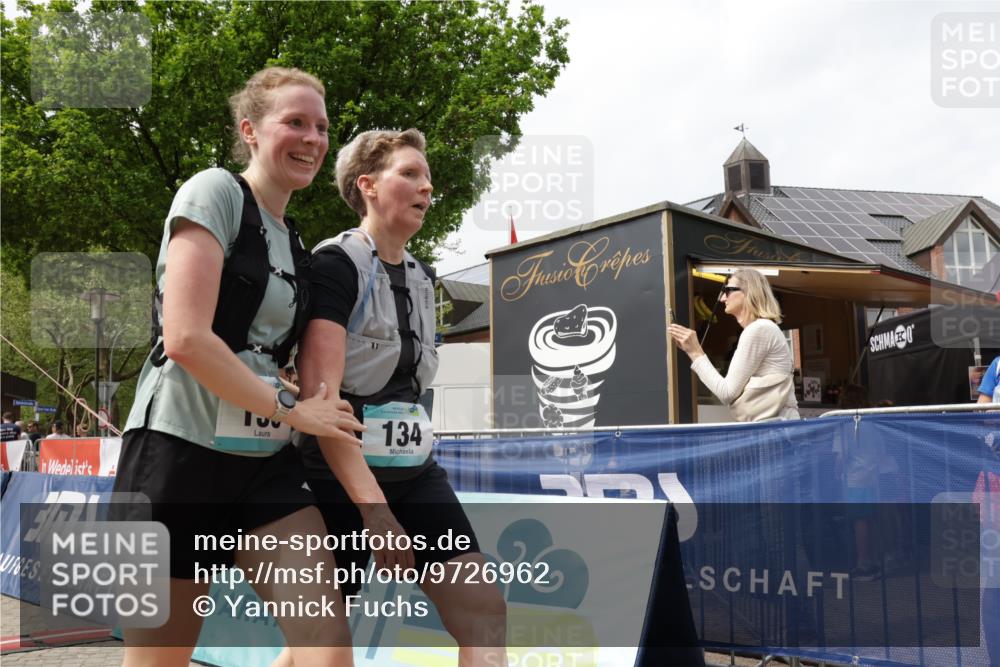 10.05.2026 - 8. Wedeler Halbmarathon Yannick Fuchs http://msf.ph/oto/9726962 10.05.2026 12:09:58 Ziel 133, 134, 208, 2018 meine-sportfotos.de