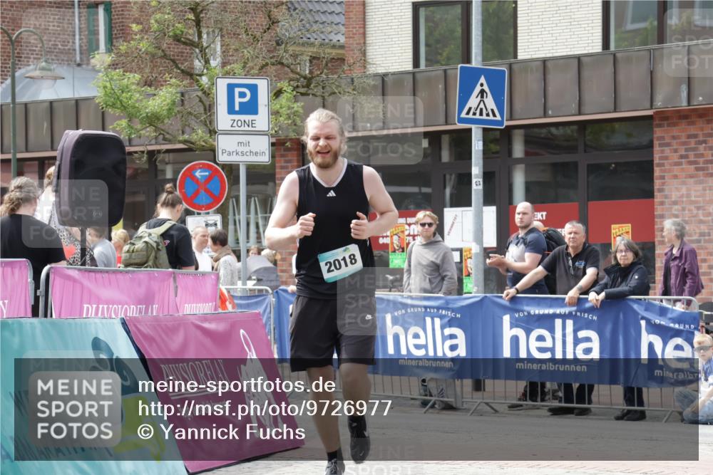 10.05.2026 - 8. Wedeler Halbmarathon Yannick Fuchs http://msf.ph/oto/9726977 10.05.2026 12:10:00 Ziel 208, 2018 meine-sportfotos.de
