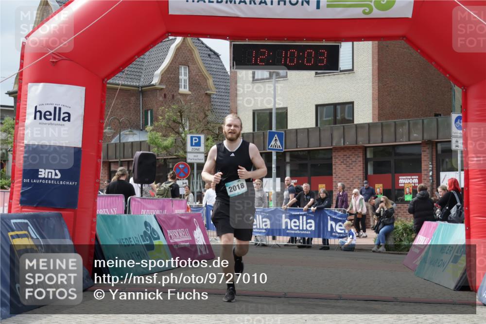 10.05.2026 - 8. Wedeler Halbmarathon Yannick Fuchs http://msf.ph/oto/9727010 10.05.2026 12:10:02 Ziel 2018 meine-sportfotos.de