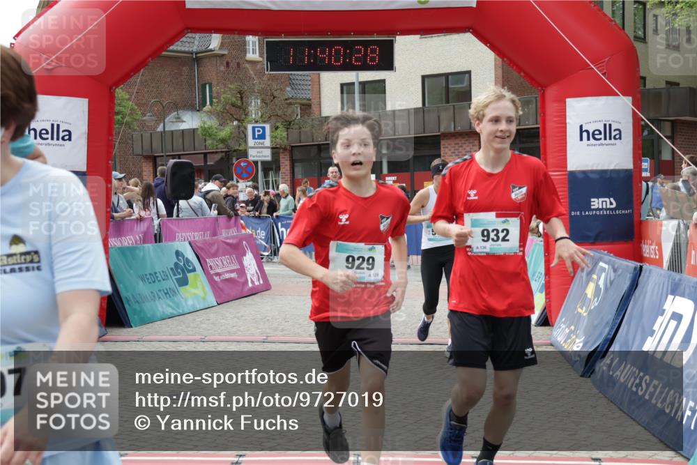 10.05.2026 - 8. Wedeler Halbmarathon Yannick Fuchs http://msf.ph/oto/9727019 10.05.2026 11:40:26 Ziel 592, 593, 697, 929, 932, 975 meine-sportfotos.de