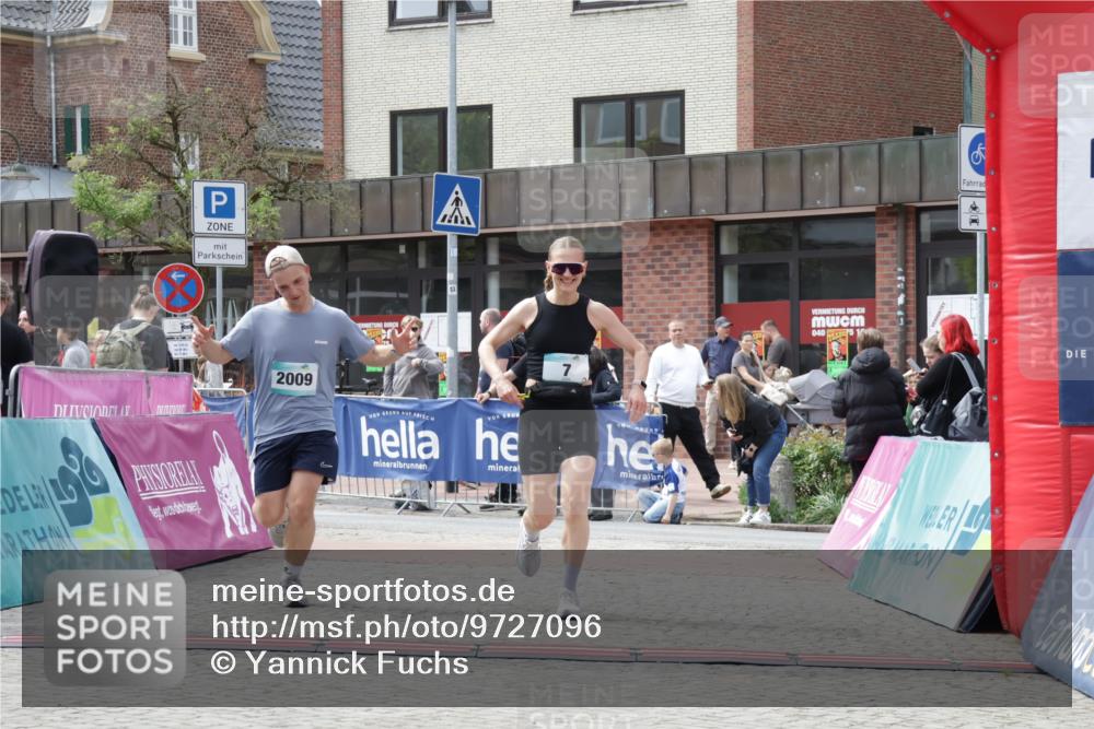 10.05.2026 - 8. Wedeler Halbmarathon Yannick Fuchs http://msf.ph/oto/9727096 10.05.2026 12:10:09 Ziel 7, 2009 meine-sportfotos.de