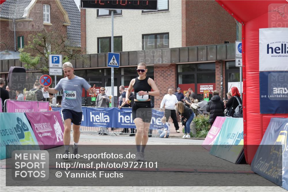 10.05.2026 - 8. Wedeler Halbmarathon Yannick Fuchs http://msf.ph/oto/9727101 10.05.2026 12:10:09 Ziel 7, 2009 meine-sportfotos.de