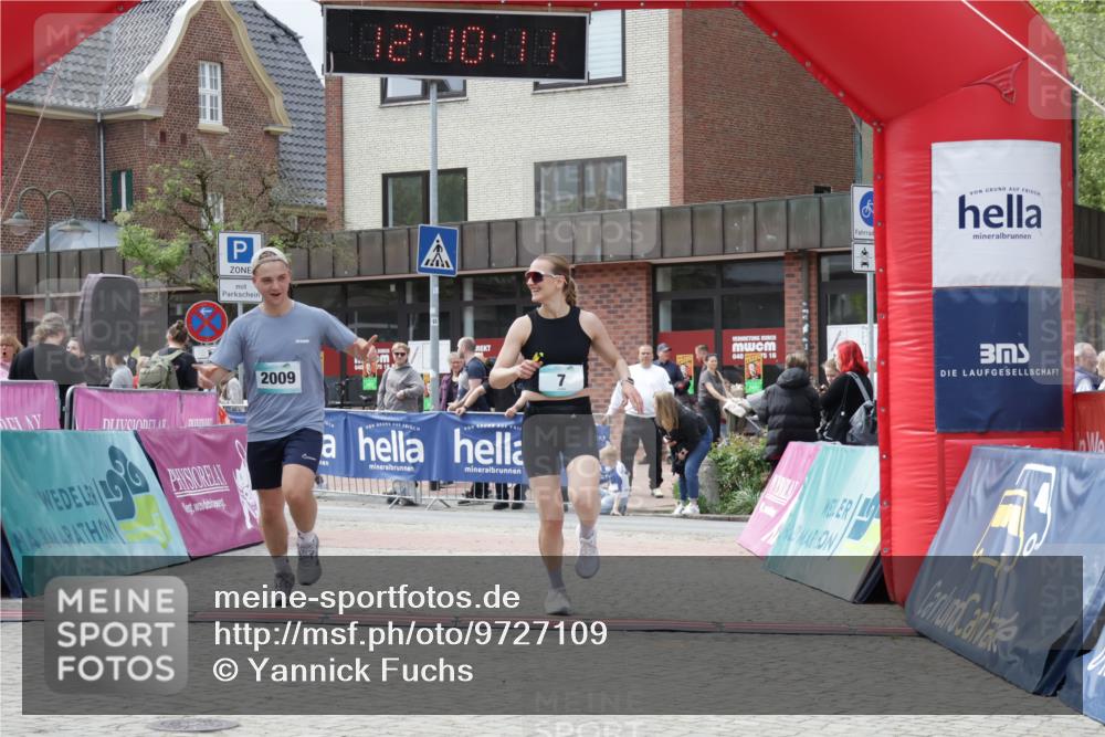 10.05.2026 - 8. Wedeler Halbmarathon Yannick Fuchs http://msf.ph/oto/9727109 10.05.2026 12:10:09 Ziel 7, 2009 meine-sportfotos.de