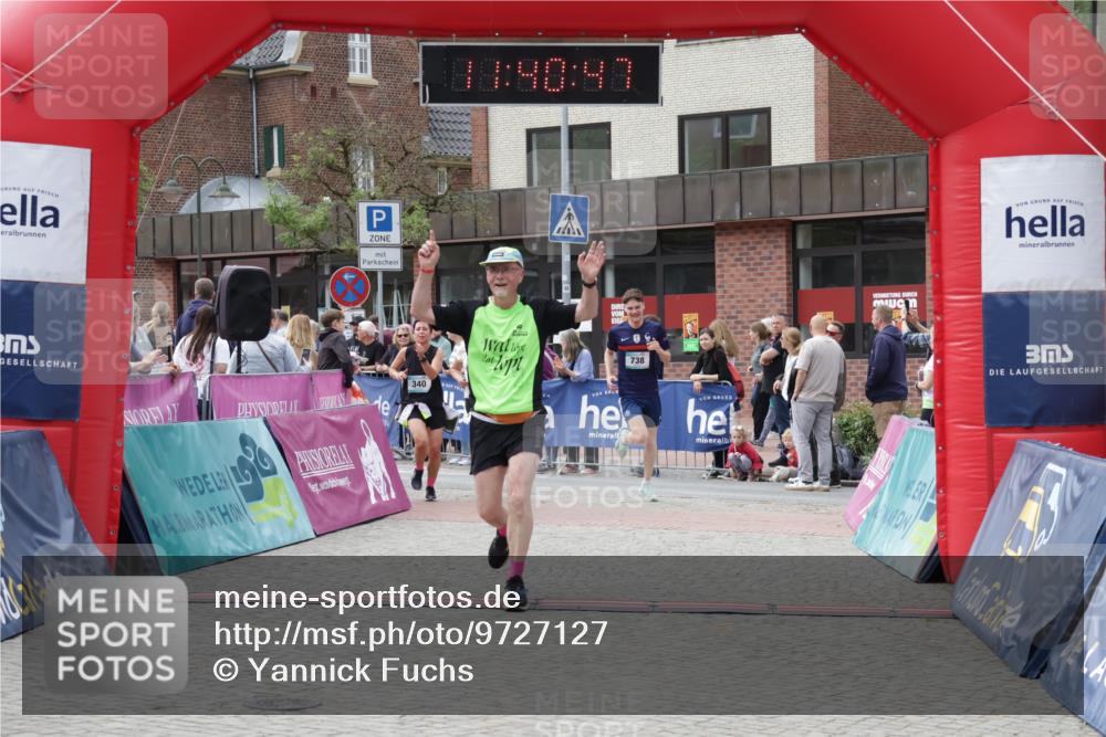 10.05.2026 - 8. Wedeler Halbmarathon Yannick Fuchs http://msf.ph/oto/9727127 10.05.2026 11:40:46 Ziel 340, 591, 639, 738, 1001 meine-sportfotos.de