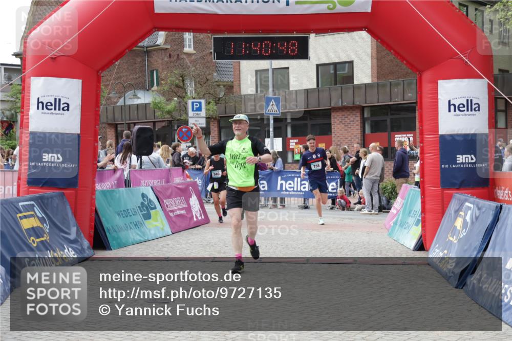 10.05.2026 - 8. Wedeler Halbmarathon Yannick Fuchs http://msf.ph/oto/9727135 10.05.2026 11:40:46 Ziel 340, 591, 639, 738, 1001 meine-sportfotos.de