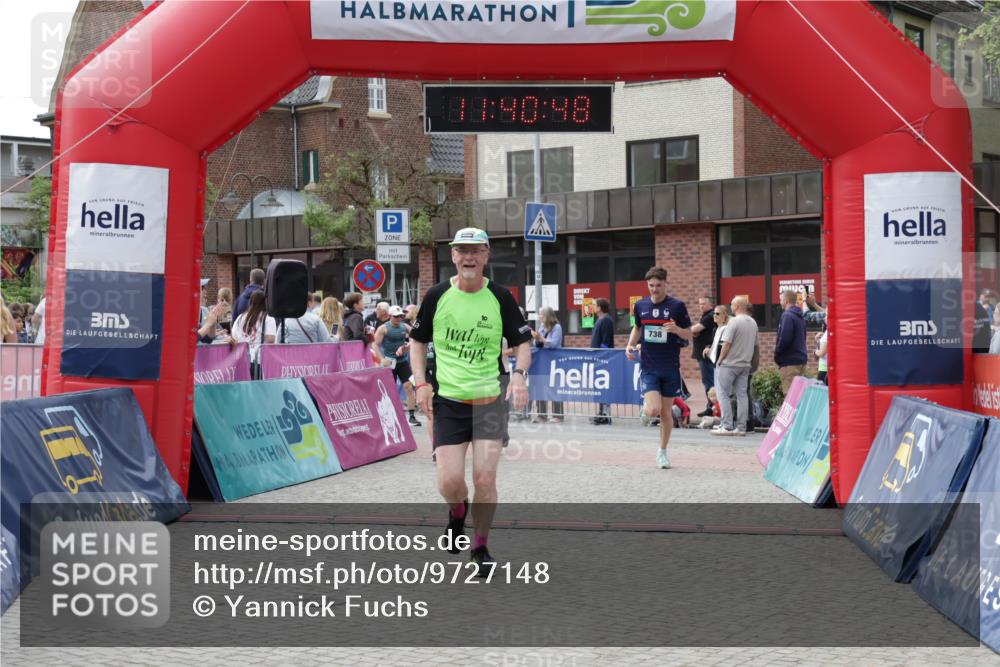 10.05.2026 - 8. Wedeler Halbmarathon Yannick Fuchs http://msf.ph/oto/9727148 10.05.2026 11:40:46 Ziel 340, 591, 639, 738, 1001 meine-sportfotos.de