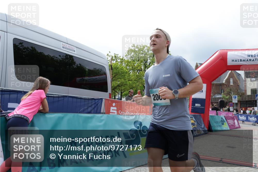 10.05.2026 - 8. Wedeler Halbmarathon Yannick Fuchs http://msf.ph/oto/9727173 10.05.2026 12:10:12 Ziel 7, 2009 meine-sportfotos.de