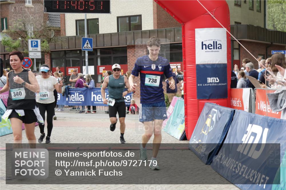 10.05.2026 - 8. Wedeler Halbmarathon Yannick Fuchs http://msf.ph/oto/9727179 10.05.2026 11:40:49 Ziel 340, 591, 639, 738, 957, 1001 meine-sportfotos.de
