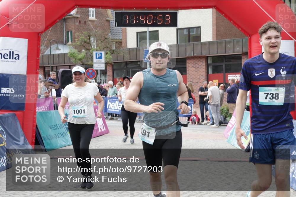 10.05.2026 - 8. Wedeler Halbmarathon Yannick Fuchs http://msf.ph/oto/9727203 10.05.2026 11:40:51 Ziel 340, 591, 639, 738, 957, 1001 meine-sportfotos.de