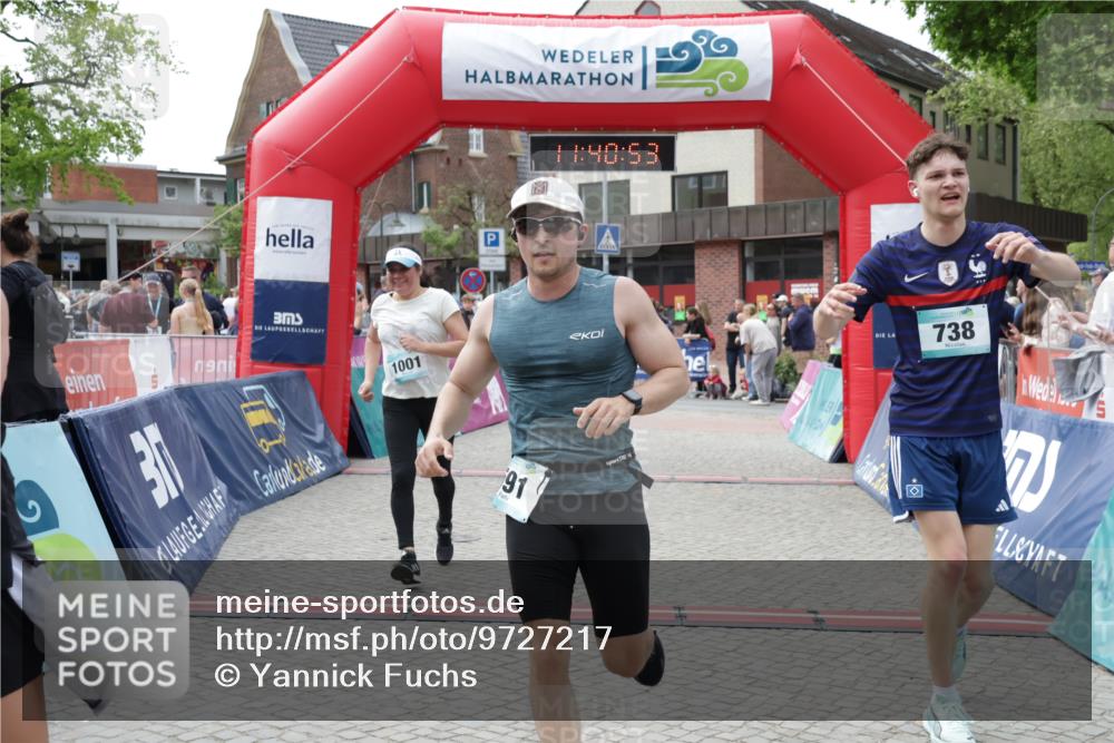 10.05.2026 - 8. Wedeler Halbmarathon Yannick Fuchs http://msf.ph/oto/9727217 10.05.2026 11:40:51 Ziel 340, 591, 639, 738, 957, 1001 meine-sportfotos.de