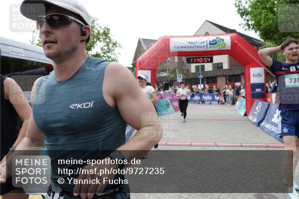 10.05.2026 - 8. Wedeler Halbmarathon Yannick Fuchs http://msf.ph/oto/9727235 10.05.2026 11:40:52 Ziel 340, 591, 639, 738, 957, 1001 meine-sportfotos.de