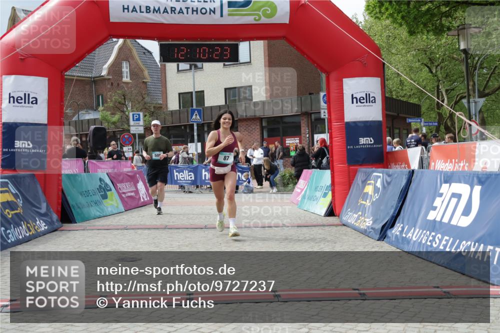 10.05.2026 - 8. Wedeler Halbmarathon Yannick Fuchs http://msf.ph/oto/9727237 10.05.2026 12:10:21 Ziel 79, 87, 183, 505 meine-sportfotos.de