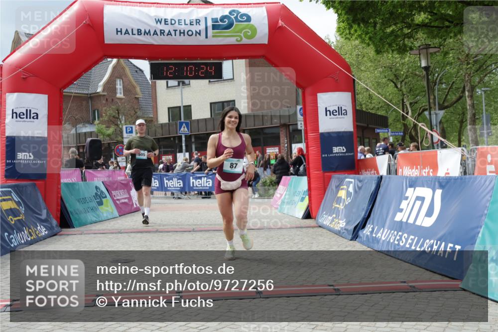 10.05.2026 - 8. Wedeler Halbmarathon Yannick Fuchs http://msf.ph/oto/9727256 10.05.2026 12:10:22 Ziel 79, 87, 183, 311, 505 meine-sportfotos.de