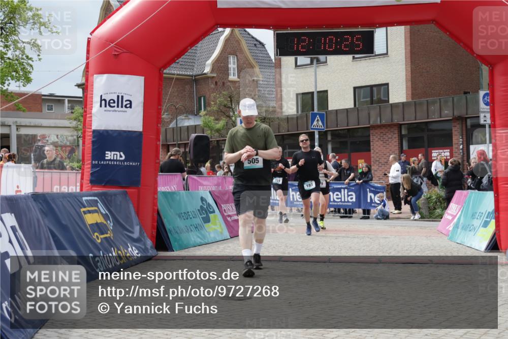 10.05.2026 - 8. Wedeler Halbmarathon Yannick Fuchs http://msf.ph/oto/9727268 10.05.2026 12:10:23 Ziel 79, 87, 183, 311, 505 meine-sportfotos.de