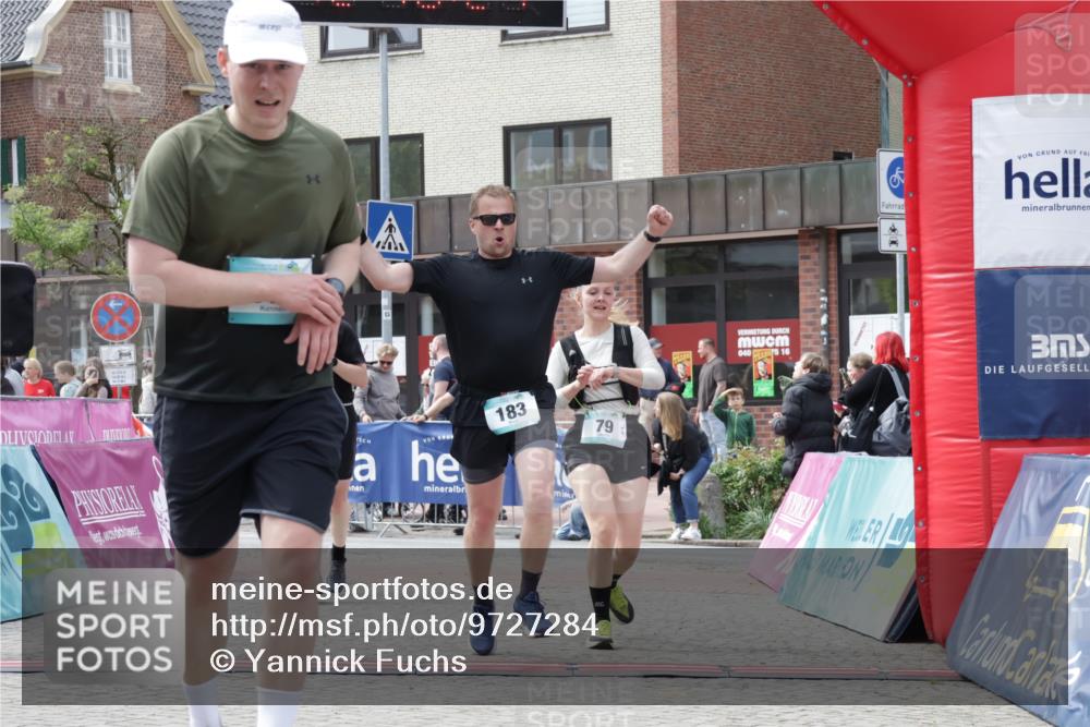 10.05.2026 - 8. Wedeler Halbmarathon Yannick Fuchs http://msf.ph/oto/9727284 10.05.2026 12:10:25 Ziel 79, 87, 183, 311, 505 meine-sportfotos.de