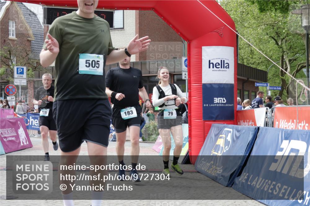 10.05.2026 - 8. Wedeler Halbmarathon Yannick Fuchs http://msf.ph/oto/9727304 10.05.2026 12:10:26 Ziel 79, 87, 183, 311, 505 meine-sportfotos.de