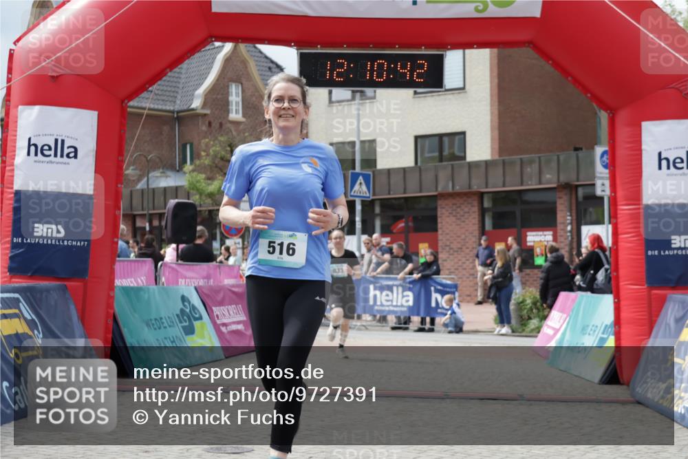 10.05.2026 - 8. Wedeler Halbmarathon Yannick Fuchs http://msf.ph/oto/9727391 10.05.2026 12:10:40 Ziel 516 meine-sportfotos.de