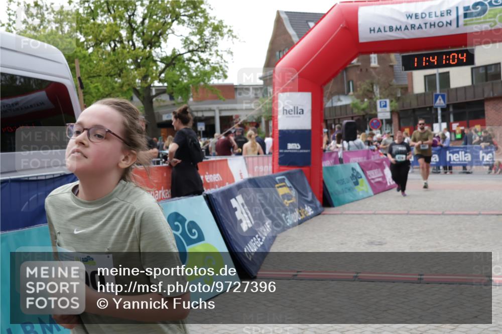 10.05.2026 - 8. Wedeler Halbmarathon Yannick Fuchs http://msf.ph/oto/9727396 10.05.2026 11:41:02 Ziel 540, 679, 893, 968, 2190 meine-sportfotos.de