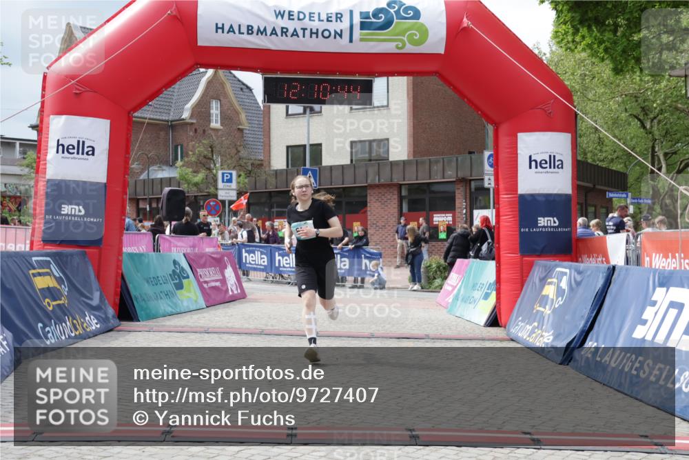10.05.2026 - 8. Wedeler Halbmarathon Yannick Fuchs http://msf.ph/oto/9727407 10.05.2026 12:10:42 Ziel 516, 878 meine-sportfotos.de