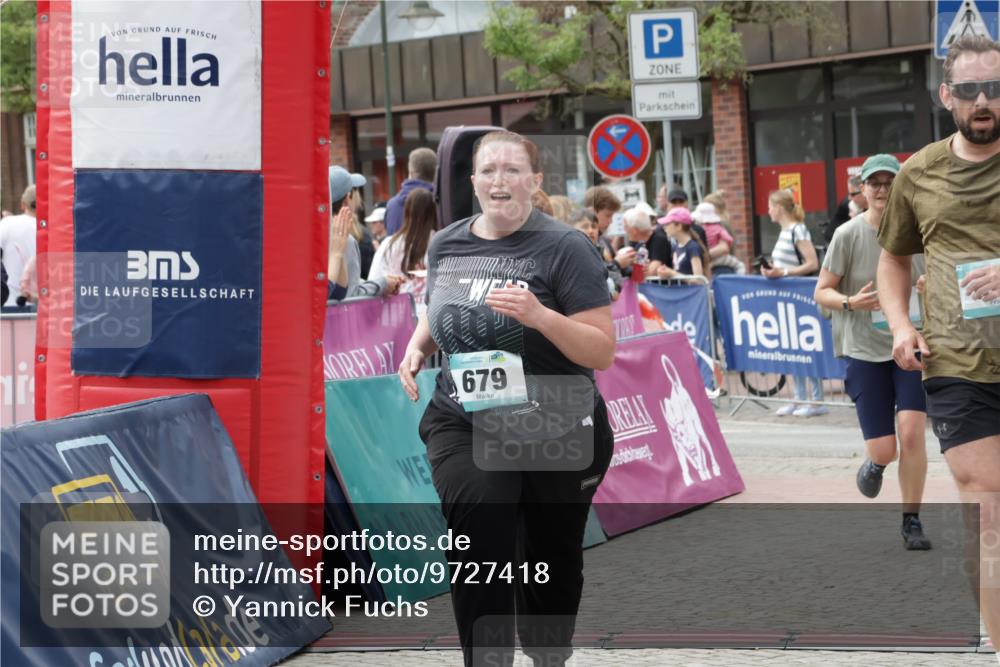 10.05.2026 - 8. Wedeler Halbmarathon Yannick Fuchs http://msf.ph/oto/9727418 10.05.2026 11:41:04 Ziel 540, 679, 893, 2190 meine-sportfotos.de