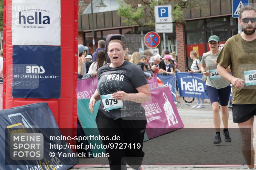 10.05.2026 - 8. Wedeler Halbmarathon Yannick Fuchs http://msf.ph/oto/9727419 10.05.2026 11:41:05 Ziel 540, 679, 893, 1048, 2190 meine-sportfotos.de