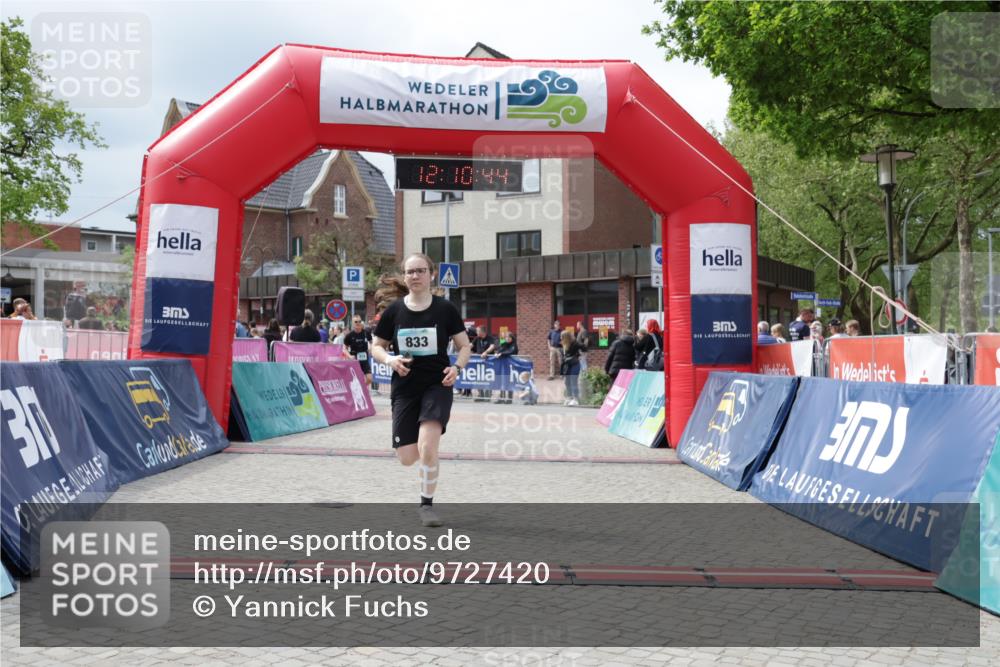 10.05.2026 - 8. Wedeler Halbmarathon Yannick Fuchs http://msf.ph/oto/9727420 10.05.2026 12:10:43 Ziel 516, 878 meine-sportfotos.de
