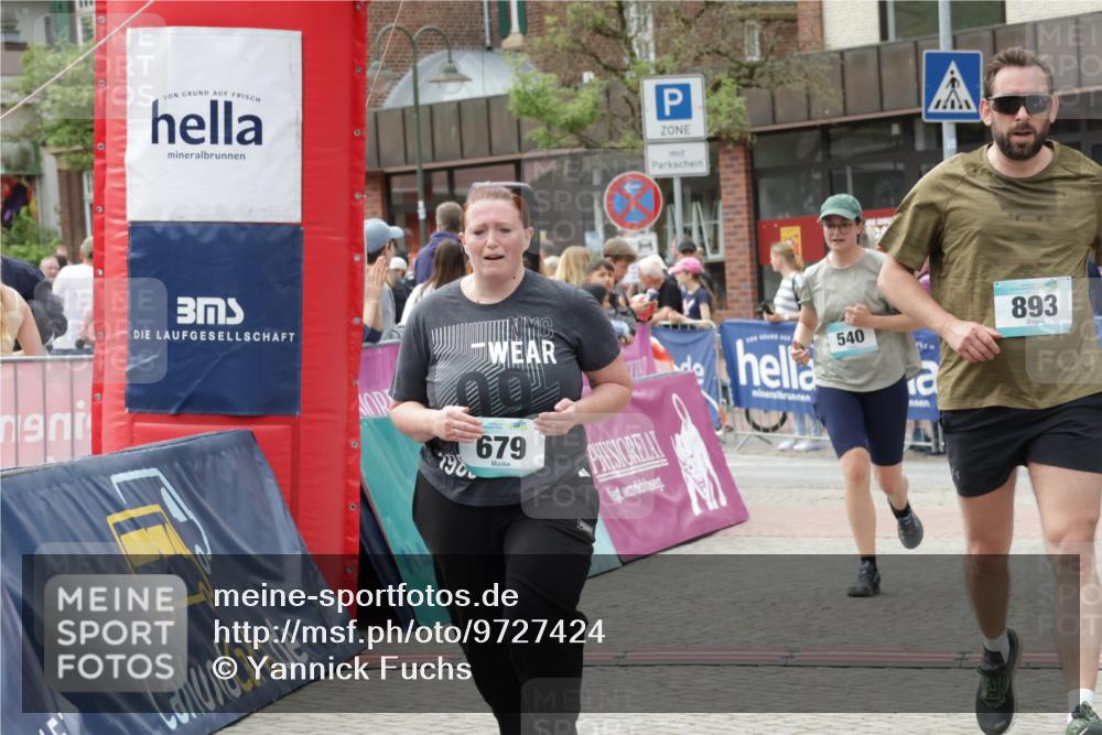 10.05.2026 - 8. Wedeler Halbmarathon Yannick Fuchs http://msf.ph/oto/9727424 10.05.2026 11:41:05 Ziel 540, 679, 893, 1048, 2190 meine-sportfotos.de