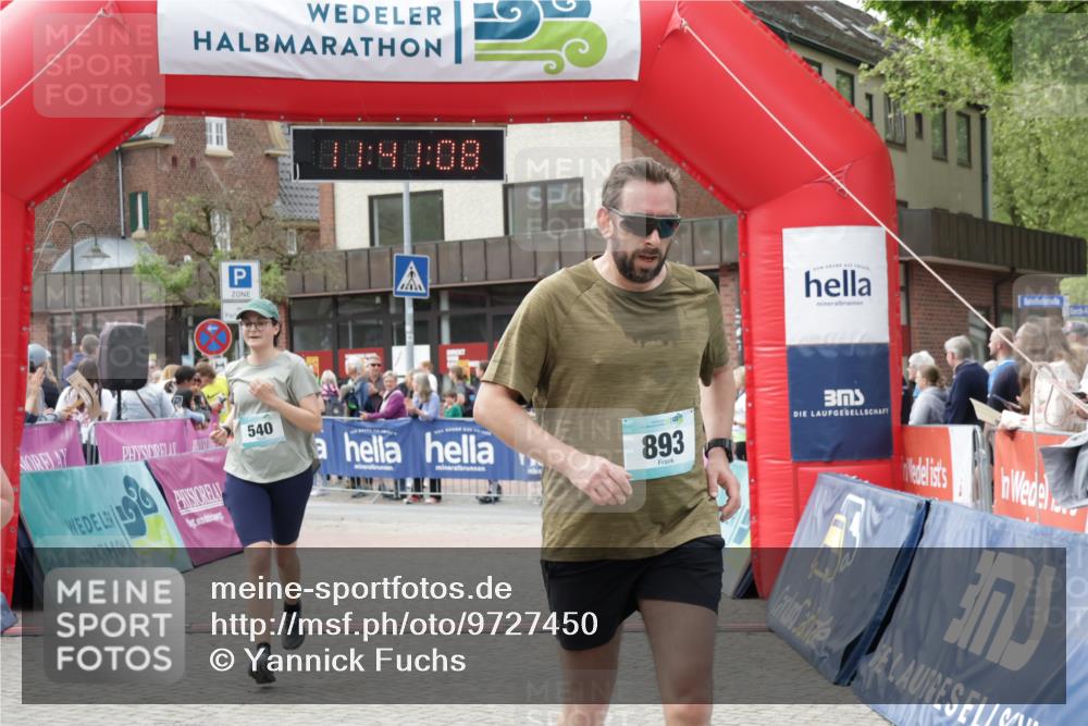 10.05.2026 - 8. Wedeler Halbmarathon Yannick Fuchs http://msf.ph/oto/9727450 10.05.2026 11:41:06 Ziel 540, 679, 893, 1048, 2190 meine-sportfotos.de