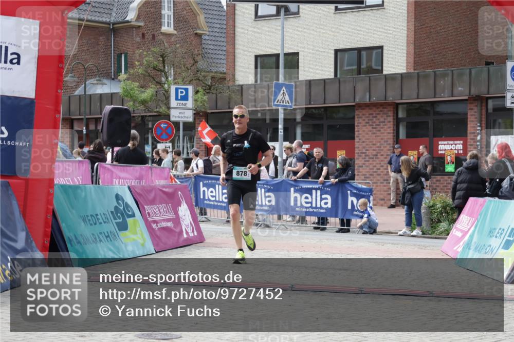 10.05.2026 - 8. Wedeler Halbmarathon Yannick Fuchs http://msf.ph/oto/9727452 10.05.2026 12:10:45 Ziel 516, 878 meine-sportfotos.de