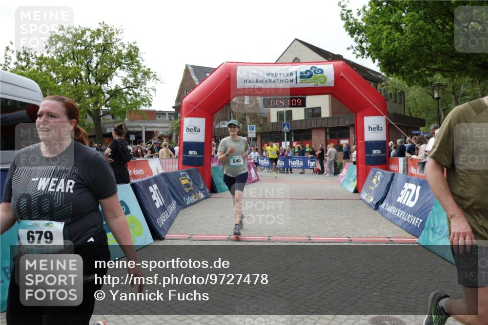 10.05.2026 - 8. Wedeler Halbmarathon Yannick Fuchs http://msf.ph/oto/9727478 10.05.2026 11:41:07 Ziel 540, 543, 658, 679, 893, 1048 meine-sportfotos.de