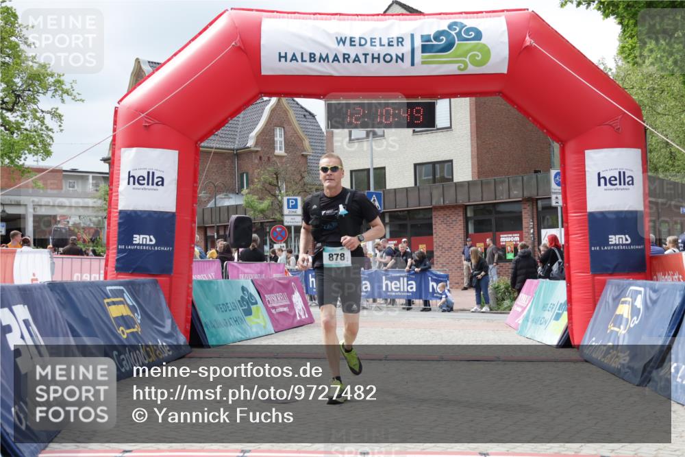 10.05.2026 - 8. Wedeler Halbmarathon Yannick Fuchs http://msf.ph/oto/9727482 10.05.2026 12:10:47 Ziel 878 meine-sportfotos.de