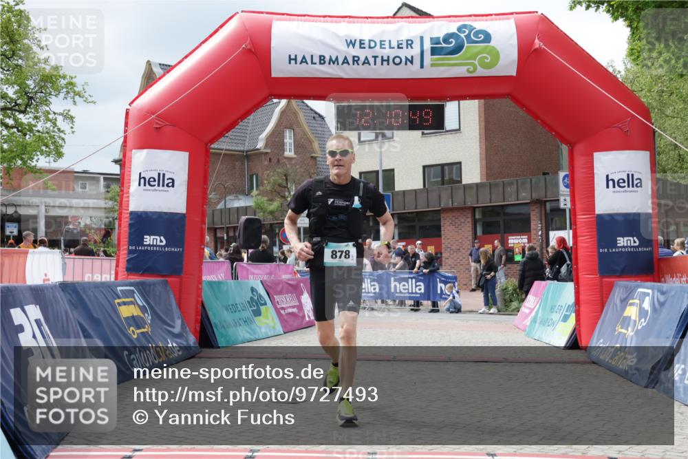 10.05.2026 - 8. Wedeler Halbmarathon Yannick Fuchs http://msf.ph/oto/9727493 10.05.2026 12:10:47 Ziel 878 meine-sportfotos.de