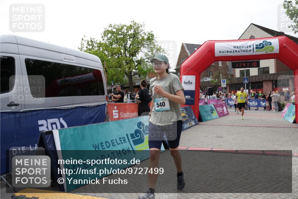 10.05.2026 - 8. Wedeler Halbmarathon Yannick Fuchs http://msf.ph/oto/9727499 10.05.2026 11:41:09 Ziel 310, 540, 543, 658, 679, 770, 893, 1048 meine-sportfotos.de