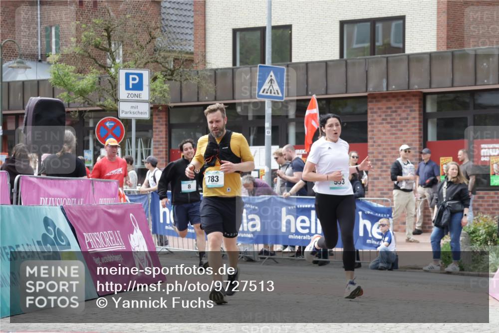 10.05.2026 - 8. Wedeler Halbmarathon Yannick Fuchs http://msf.ph/oto/9727513 10.05.2026 12:10:51 Ziel 8, 553, 692, 783, 878 meine-sportfotos.de
