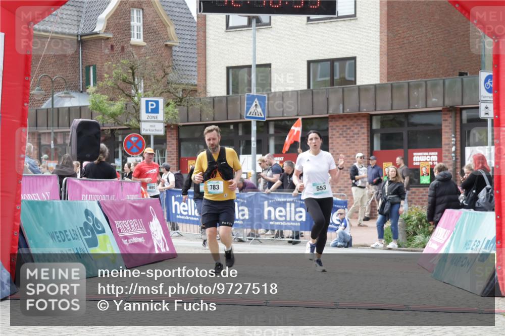 10.05.2026 - 8. Wedeler Halbmarathon Yannick Fuchs http://msf.ph/oto/9727518 10.05.2026 12:10:51 Ziel 8, 553, 692, 783, 878 meine-sportfotos.de