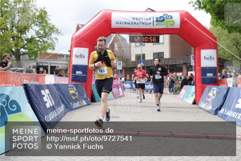 10.05.2026 - 8. Wedeler Halbmarathon Yannick Fuchs http://msf.ph/oto/9727541 10.05.2026 12:10:54 Ziel 8, 200, 553, 692, 783, 1026 meine-sportfotos.de