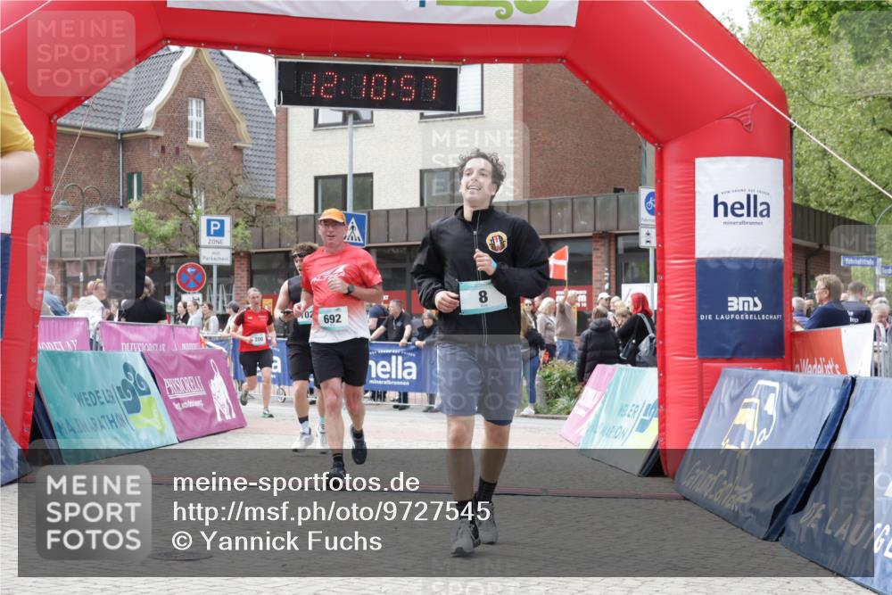 10.05.2026 - 8. Wedeler Halbmarathon Yannick Fuchs http://msf.ph/oto/9727545 10.05.2026 12:10:55 Ziel 8, 200, 553, 692, 783, 1026 meine-sportfotos.de