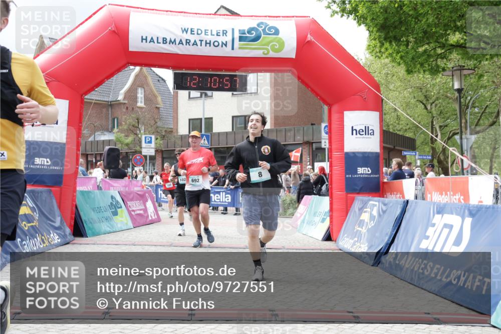 10.05.2026 - 8. Wedeler Halbmarathon Yannick Fuchs http://msf.ph/oto/9727551 10.05.2026 12:10:55 Ziel 8, 200, 553, 692, 783, 1026 meine-sportfotos.de