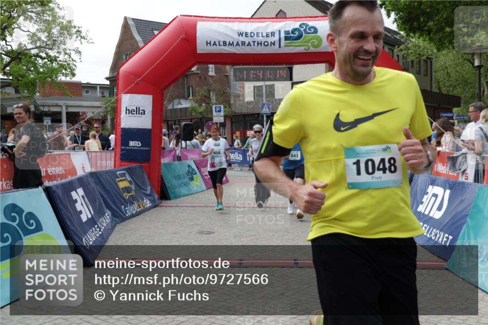 10.05.2026 - 8. Wedeler Halbmarathon Yannick Fuchs http://msf.ph/oto/9727566 10.05.2026 11:41:12 Ziel 310, 540, 543, 658, 770, 1048 meine-sportfotos.de