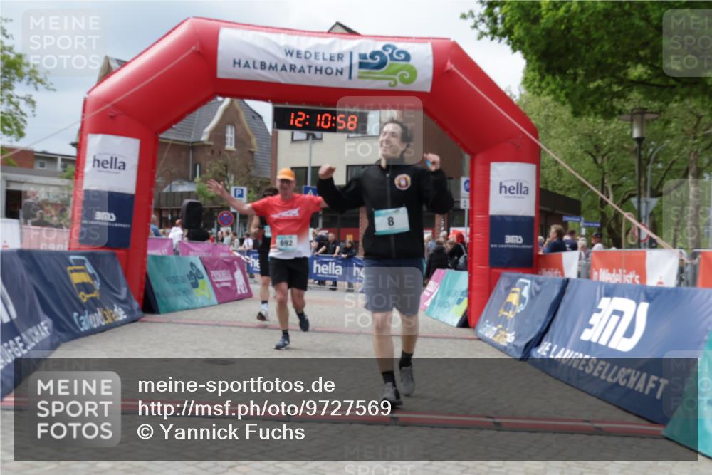 10.05.2026 - 8. Wedeler Halbmarathon Yannick Fuchs http://msf.ph/oto/9727569 10.05.2026 12:10:56 Ziel 8, 200, 553, 692, 783, 1026 meine-sportfotos.de