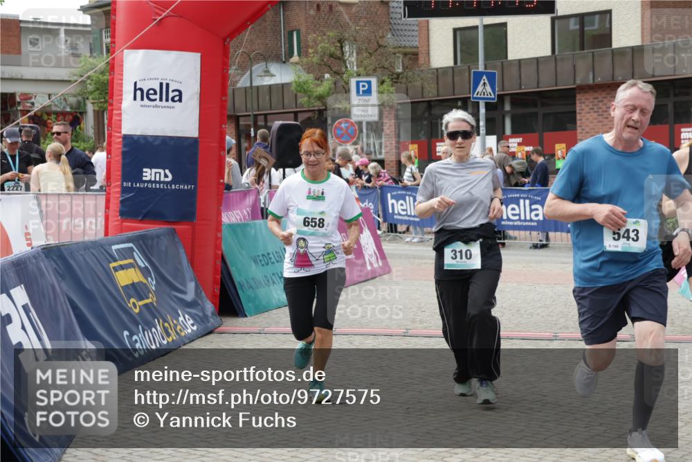 10.05.2026 - 8. Wedeler Halbmarathon Yannick Fuchs http://msf.ph/oto/9727575 10.05.2026 11:41:13 Ziel 153, 310, 543, 658, 770, 1048 meine-sportfotos.de