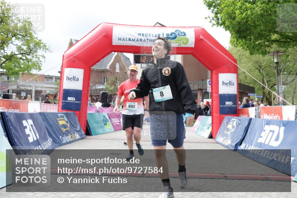 10.05.2026 - 8. Wedeler Halbmarathon Yannick Fuchs http://msf.ph/oto/9727584 10.05.2026 12:10:56 Ziel 8, 200, 553, 692, 783, 1026 meine-sportfotos.de