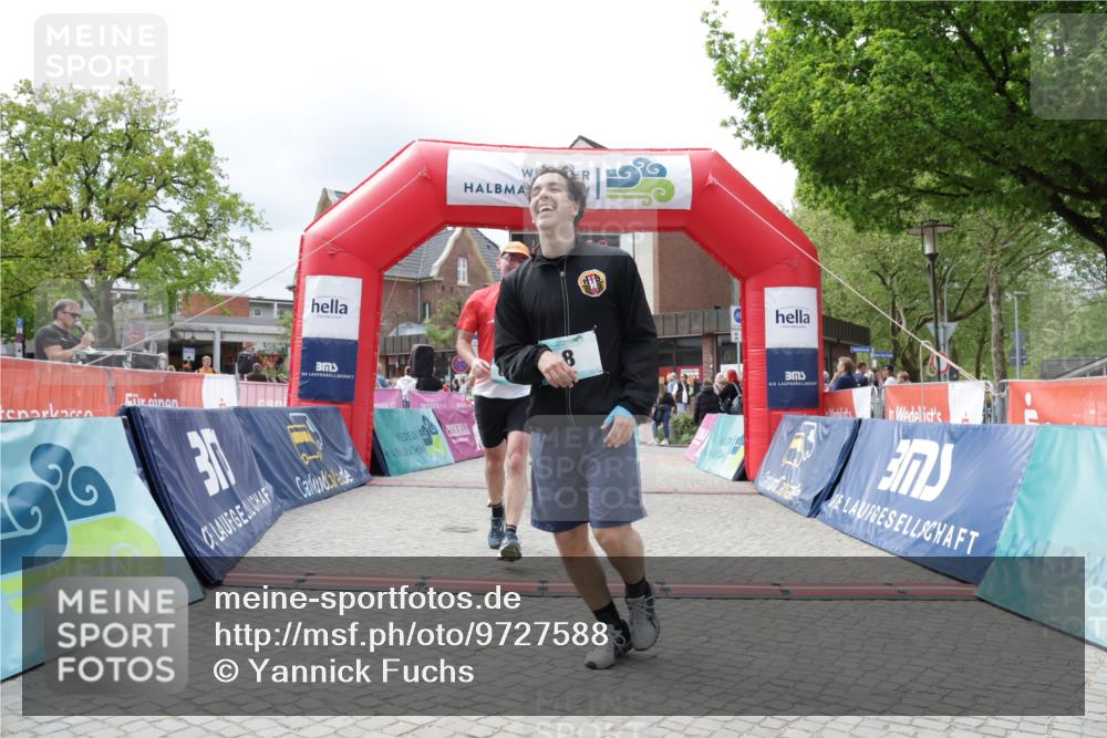 10.05.2026 - 8. Wedeler Halbmarathon Yannick Fuchs http://msf.ph/oto/9727588 10.05.2026 12:10:57 Ziel 8, 200, 553, 692, 783, 1026 meine-sportfotos.de