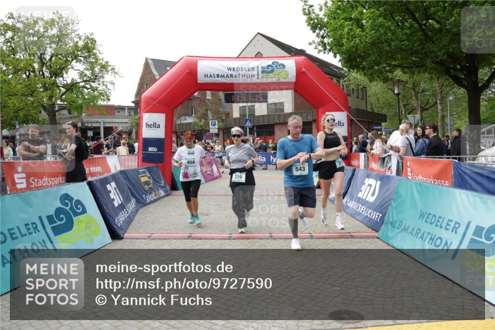 10.05.2026 - 8. Wedeler Halbmarathon Yannick Fuchs http://msf.ph/oto/9727590 10.05.2026 11:41:13 Ziel 153, 310, 543, 658, 770, 1048 meine-sportfotos.de